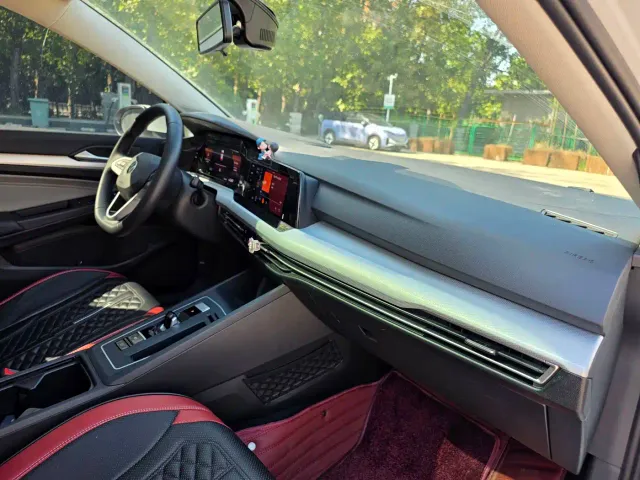 Volkswagen Golf — Фото автомобиля 15