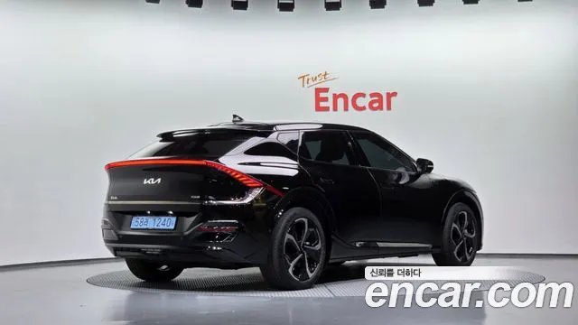 Kia EV6 — Фото автомобиля 2