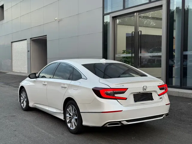 Honda Accord — Фото автомобиля 18