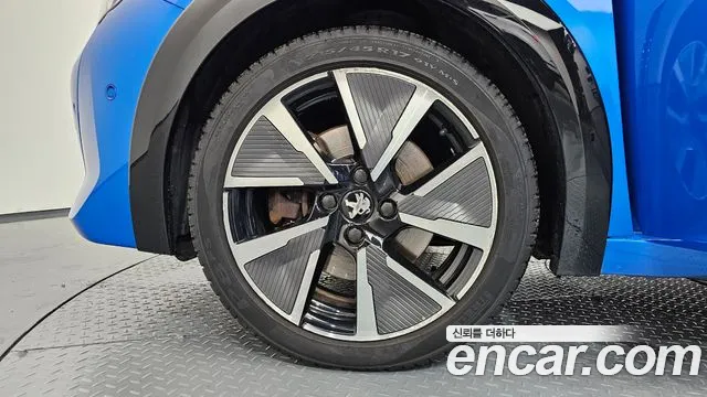 Peugeot 208 — Фото автомобиля 5