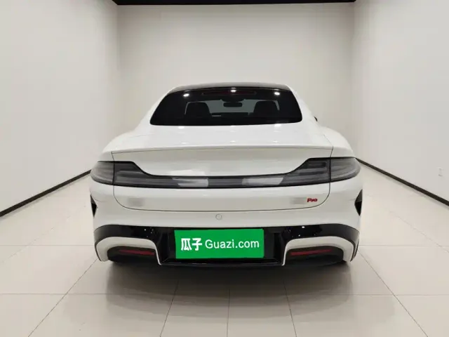 Xiaomi SU7 — Фото автомобиля 5
