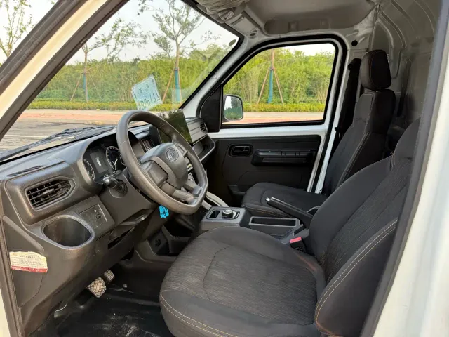 JAC Motors Blue Cat — Фото автомобиля 10