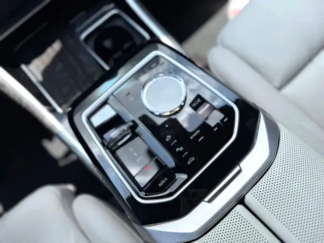 BMW 7 Series — Фото автомобиля 6
