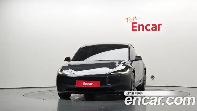 Tesla Model 3 — Фото автомобиля 3