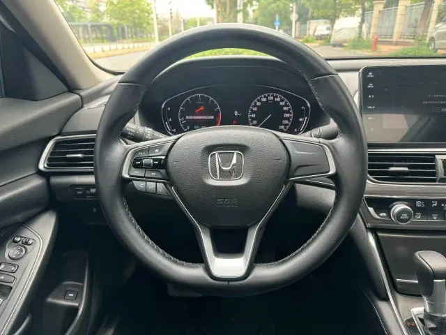 Honda Accord — Фото автомобиля 7