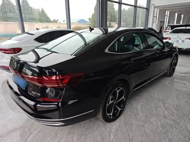 Volkswagen Passat — Фото автомобиля 6