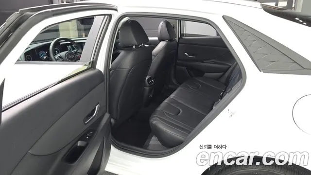Hyundai AVANTE Новый Avante (CN7) — Фото автомобиля 10