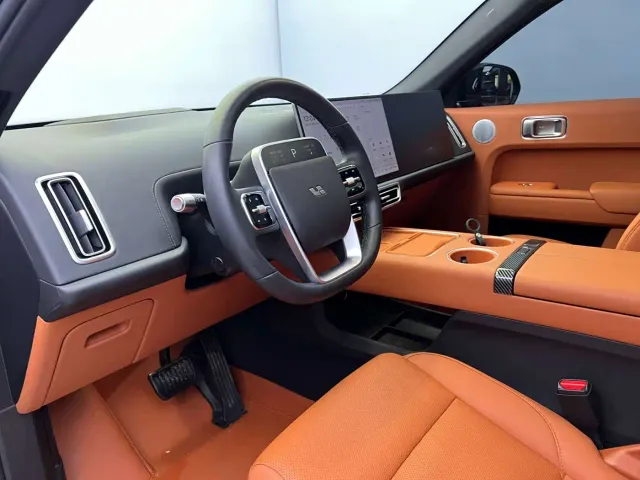 Li Auto L7 — Фото автомобиля 8