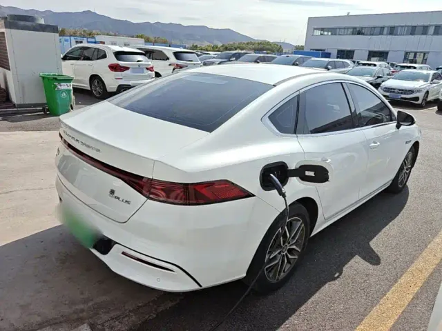 BYD Qin PLUS — Фото автомобиля 6