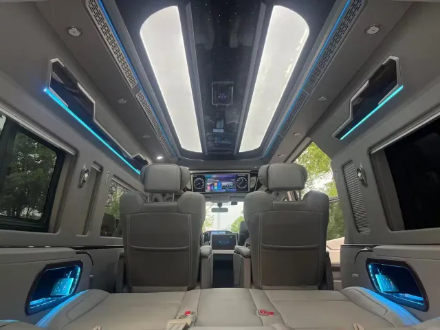 Toyota HIACE — Фото автомобиля 15