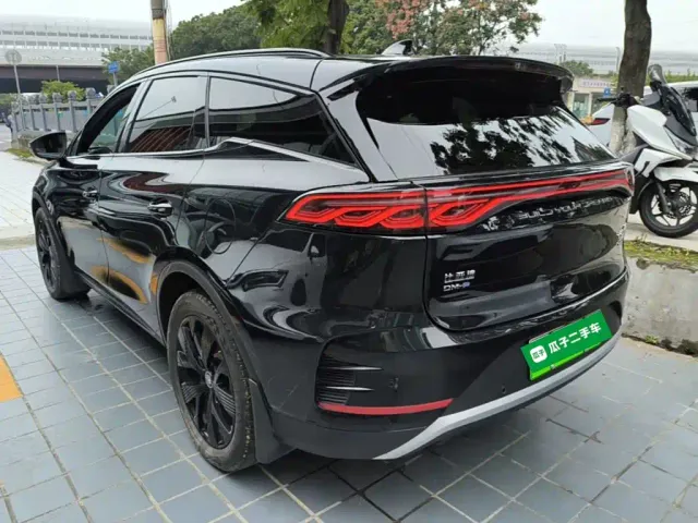 BYD Tang — Фото автомобиля 4