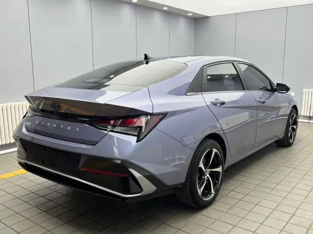 Hyundai Elantra — Фото автомобиля 6