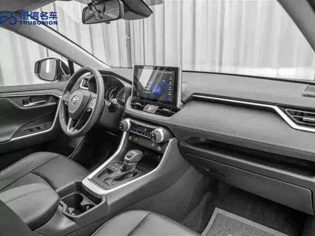 Toyota RAV4 — Фото автомобиля 14