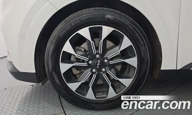 Kia Carnival 4th Gen — Фото автомобиля 5