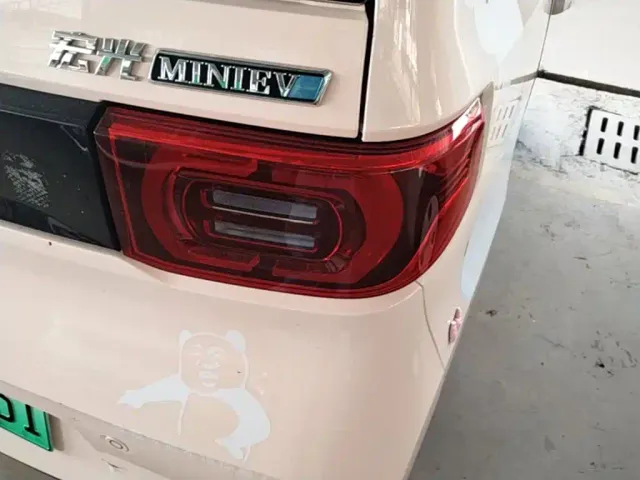 Wuling Hongguang Mini EV — Фото автомобиля 7