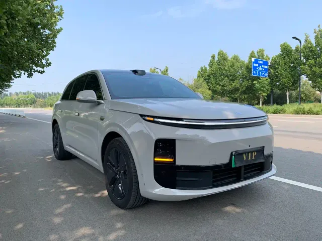 Li Auto L6 — Фото автомобиля 3