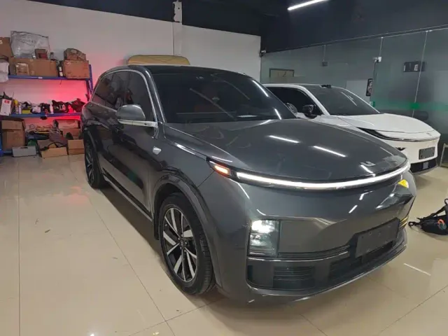 Li Auto L8 — Фото автомобиля 3
