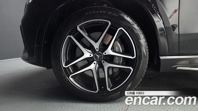 Mercedes-Benz GLE-Class — Фото автомобиля 5