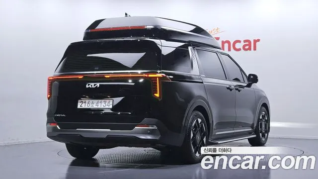 Kia Canival Новый Carnival 4 поколение Бензин 4 места Hi-Limousine — Фото автомобиля 2