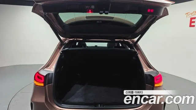 Mercedes-Benz EQA — Фото автомобиля 19