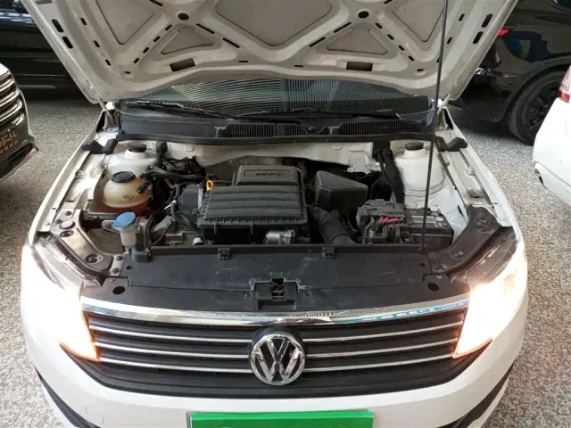 Volkswagen Lavida — Фото автомобиля 16