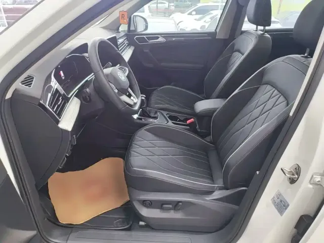 Volkswagen Tiguan L — Фото автомобиля 14
