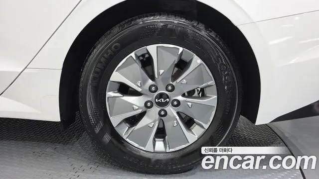 Kia K5 Prestige — Фото автомобиля 21