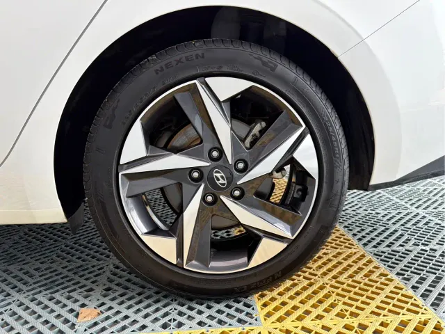 Hyundai Elantra — Фото автомобиля 8