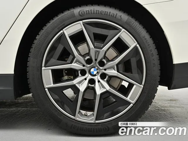 BMW 5-Series 5 серия (G60) — Фото автомобиля 10