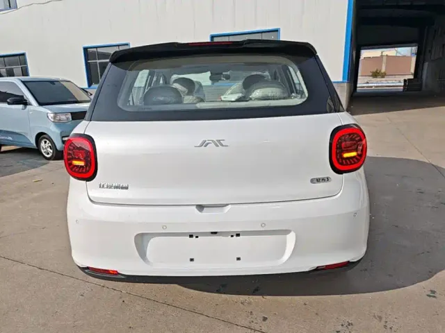 JAC Yiwei 3 — Фото автомобиля 5