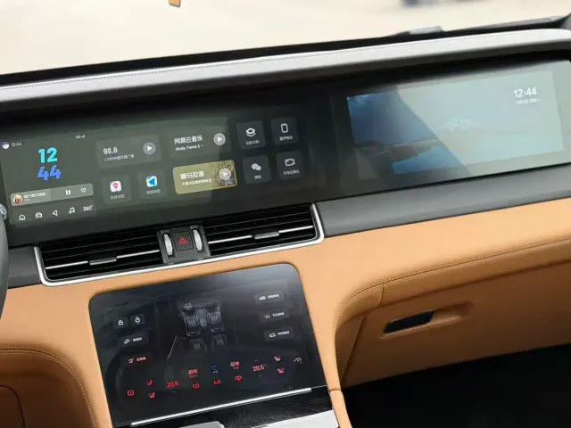 Li Auto ONE — Фото автомобиля 10