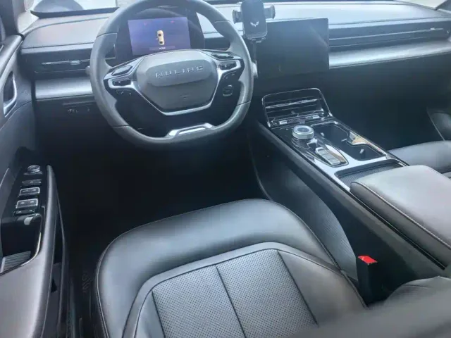 Wuling Starlight — Фото автомобиля 12
