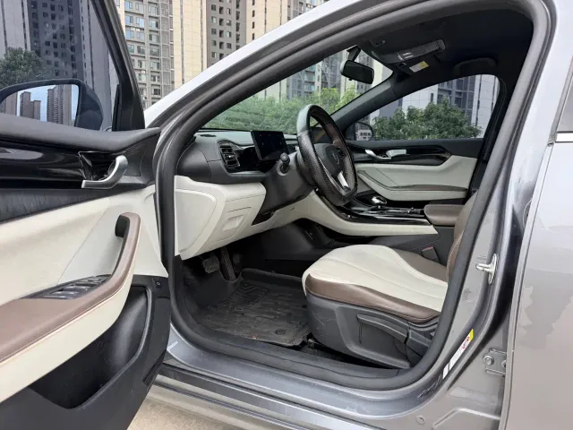 BYD Qin PLUS — Фото автомобиля 10