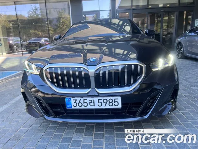 BMW 5 Series — Фото автомобиля 3