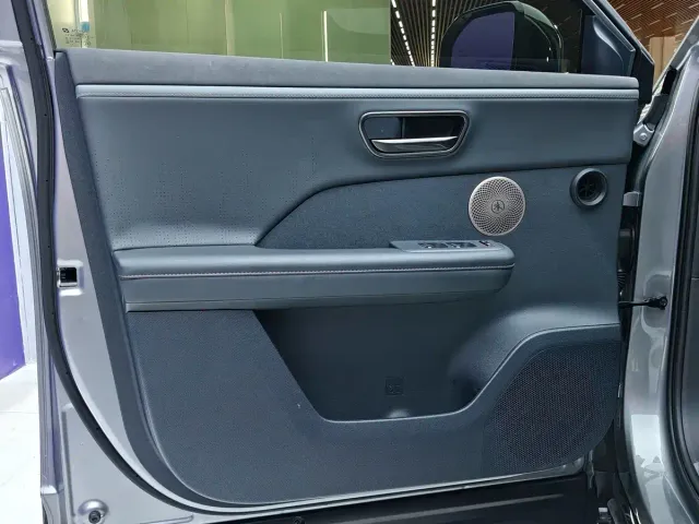 Toyota BoZhi 3X — Фото автомобиля 12