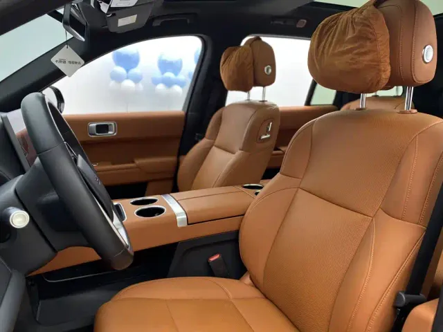 Li Auto L8 — Фото автомобиля 18