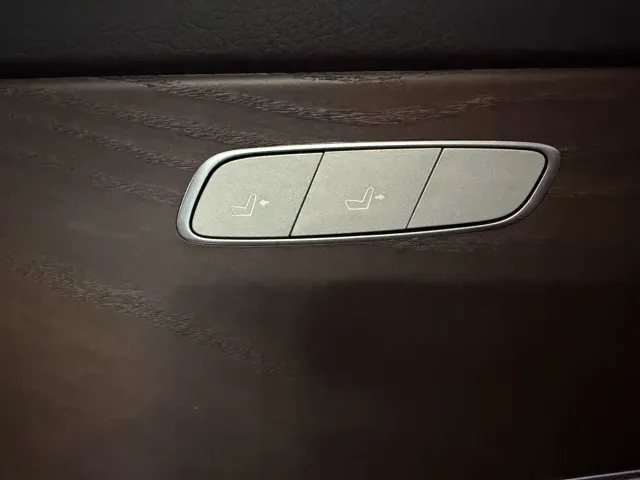 Mercedes-Benz E-Class — Фото автомобиля 11