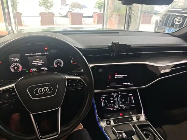 Audi A6L — Фото автомобиля 9
