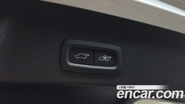 Вольво XC40 B4 Ultimate Bright — Фото автомобиля 29