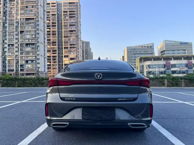 Changan Eado — Фото автомобиля 8
