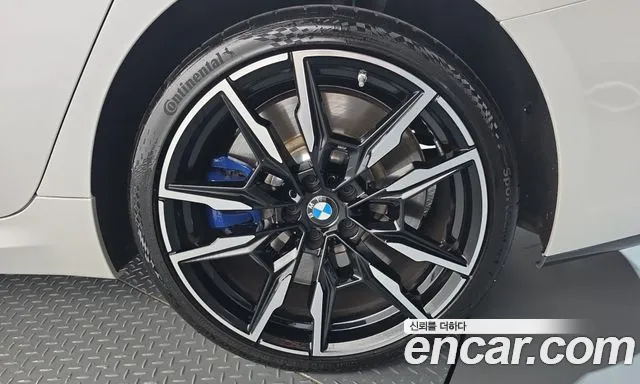 BMW 8 Series G15 — Фото автомобиля 6