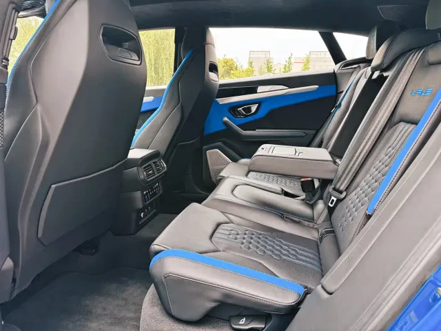 Lamborghini Urus — Фото автомобиля 9