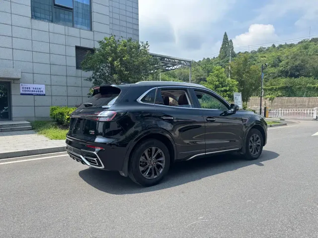 Hongqi HS5 — Фото автомобиля 5