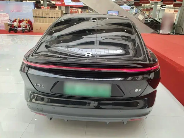 NIO NIO ET5 2024 75kWh — Фото автомобиля 5