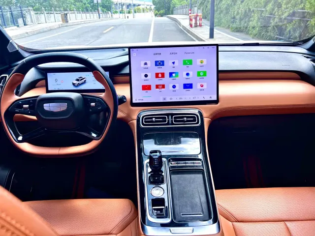 Geely Boyue L — Фото автомобиля 11