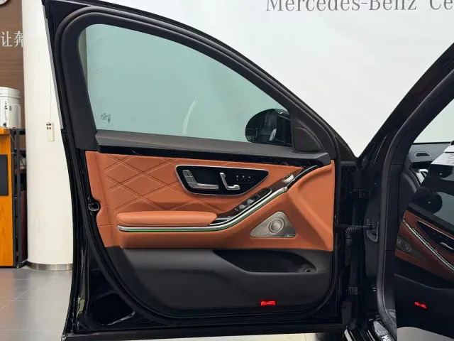 Mercedes-Benz Maybach S-Class — Фото автомобиля 15