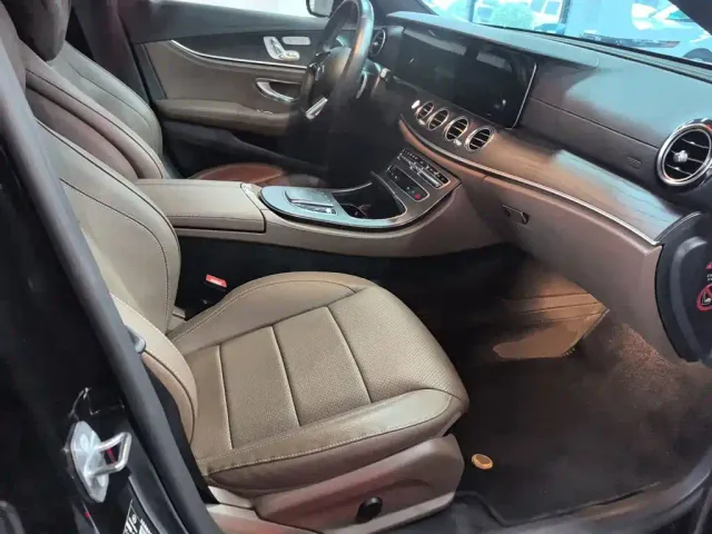 Mercedes-Benz E-Class — Фото автомобиля 15