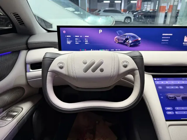 IM Motors LS6 — Фото автомобиля 14