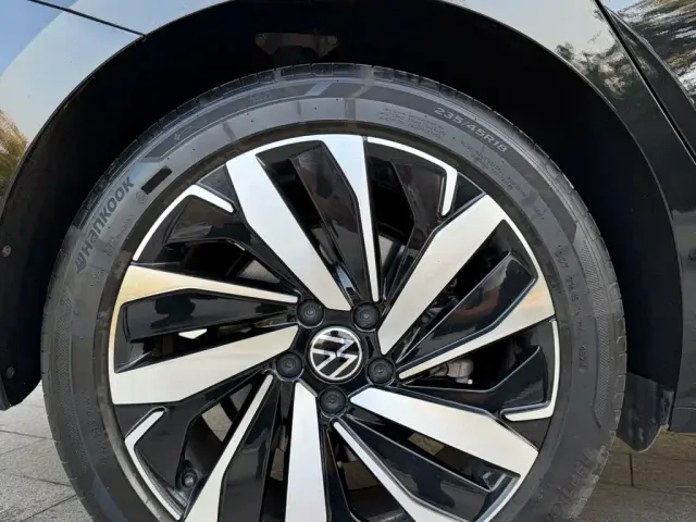 Volkswagen Passat — Фото автомобиля 8