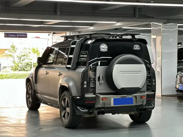 Land Rover Defender — Фото автомобиля 4